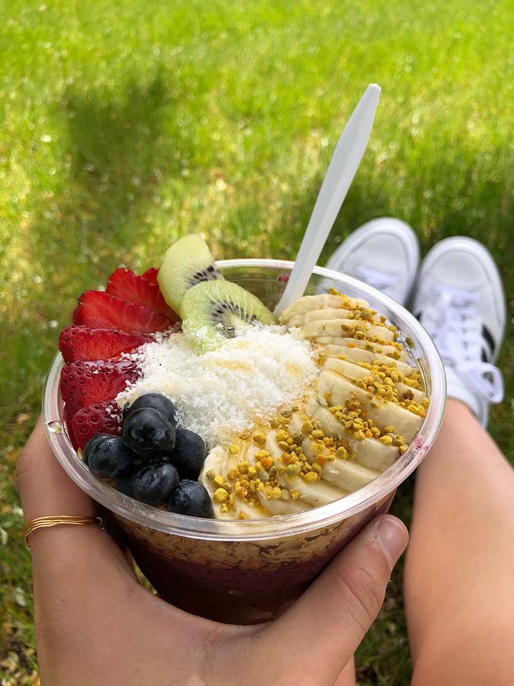 The Lowdown on Açaí For Cafés